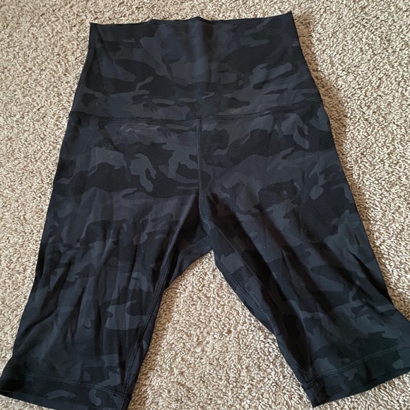 SOLD ON FBLululemon align shorts - Picture 3 of 6